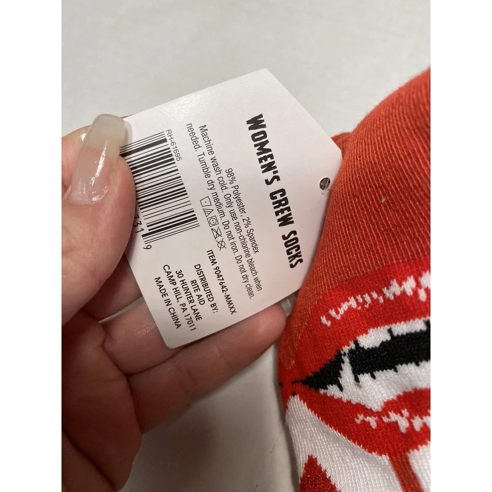 1 pair womens crew socks deck of cards vampire lips size‎ 9-11